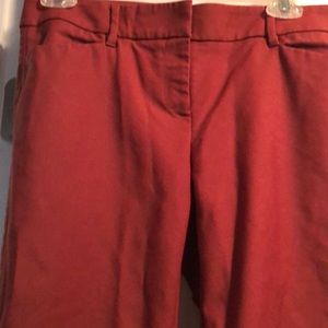 White House Black Market size 4p